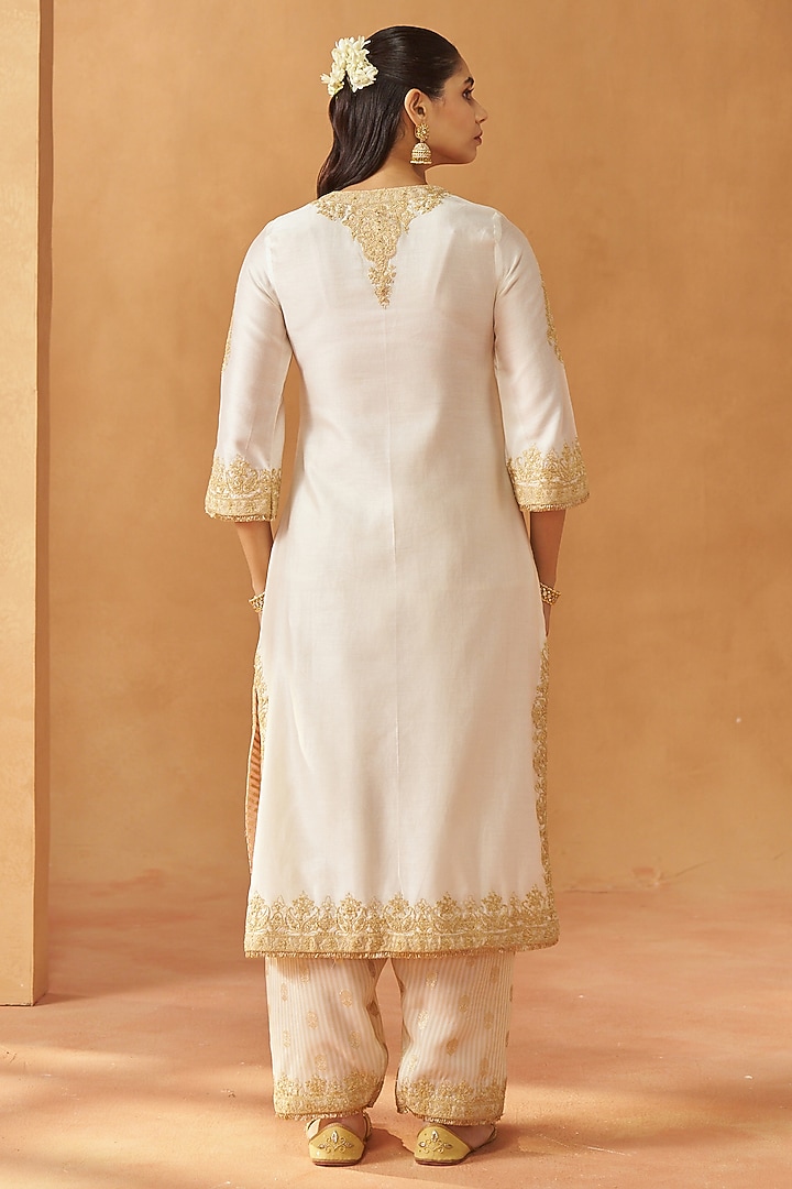 Daisy Ivory Silk Chanderi Sequin Embroidered Kurta Set by Sheetal Batra at Pernia's Pop Up Shop