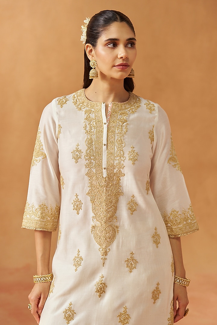 Daisy Ivory Silk Chanderi Sequin Embroidered Kurta Set by Sheetal Batra at Pernia's Pop Up Shop