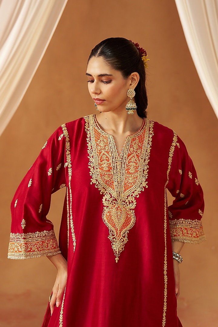 Deep Red Silk Chanderi Kashmiri Tilla Embroidered Kalidar Kurta Set by Sheetal Batra at Pernia's Pop Up Shop