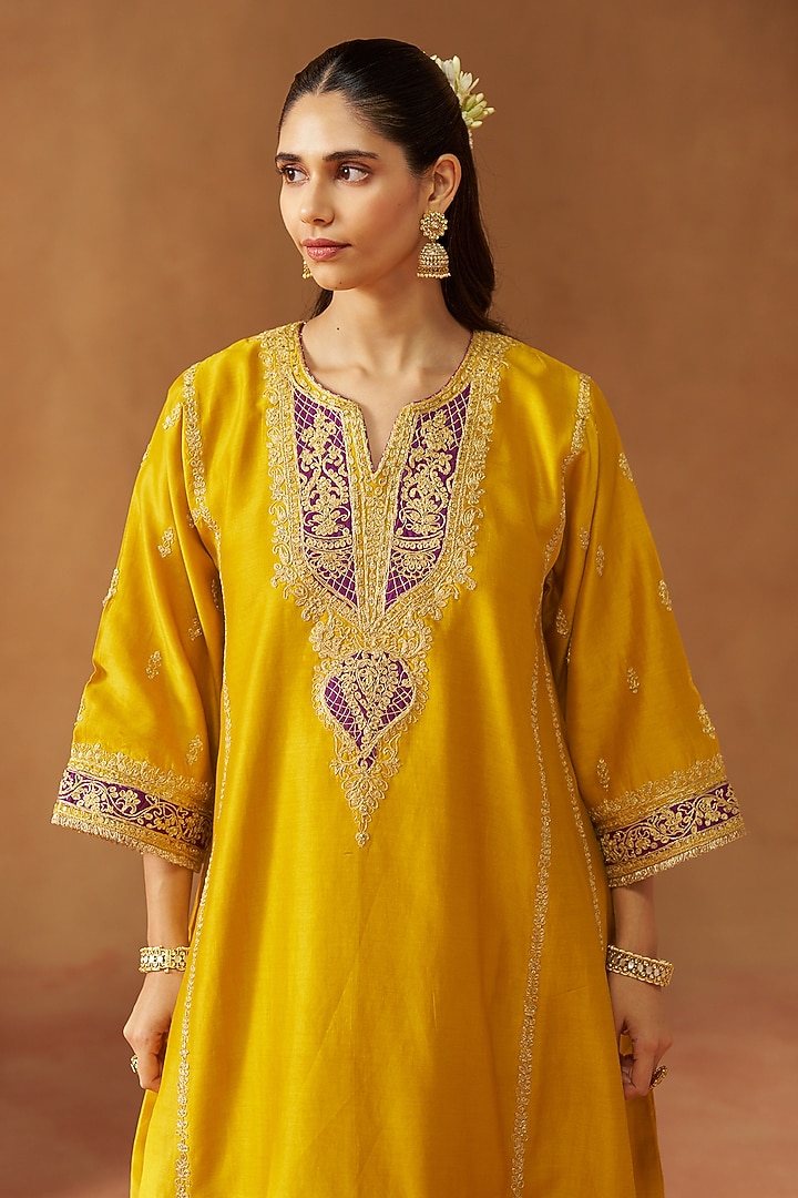 Mustard Silk Chanderi Kashmiri Tilla Embroidered Kalidar Kurta Set by Sheetal Batra at Pernia's Pop Up Shop