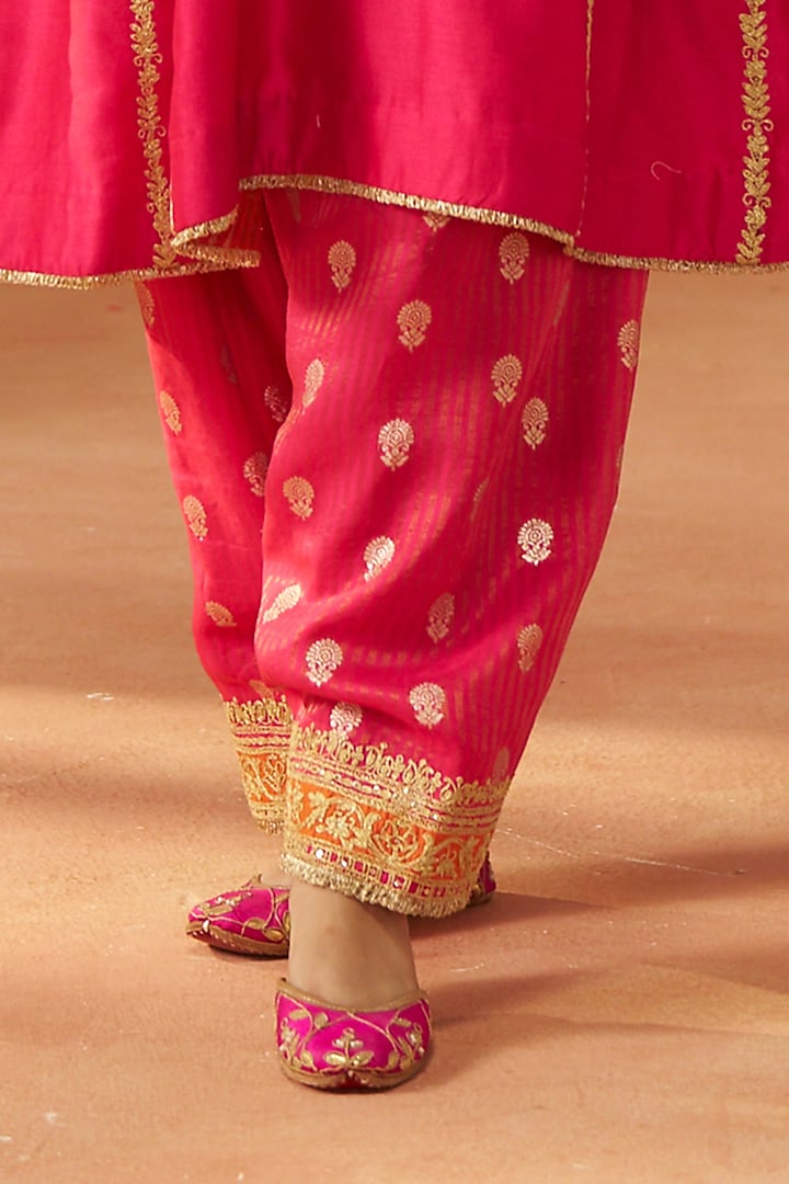 Hot Pink Silk Chanderi Kashmiri Tilla Embroidered Kalidar Kurta Set by Sheetal Batra at Pernia's Pop Up Shop