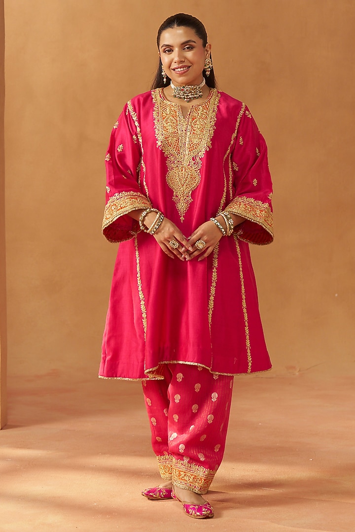 Hot Pink Silk Chanderi Kashmiri Tilla Embroidered Kalidar Kurta Set by Sheetal Batra at Pernia's Pop Up Shop