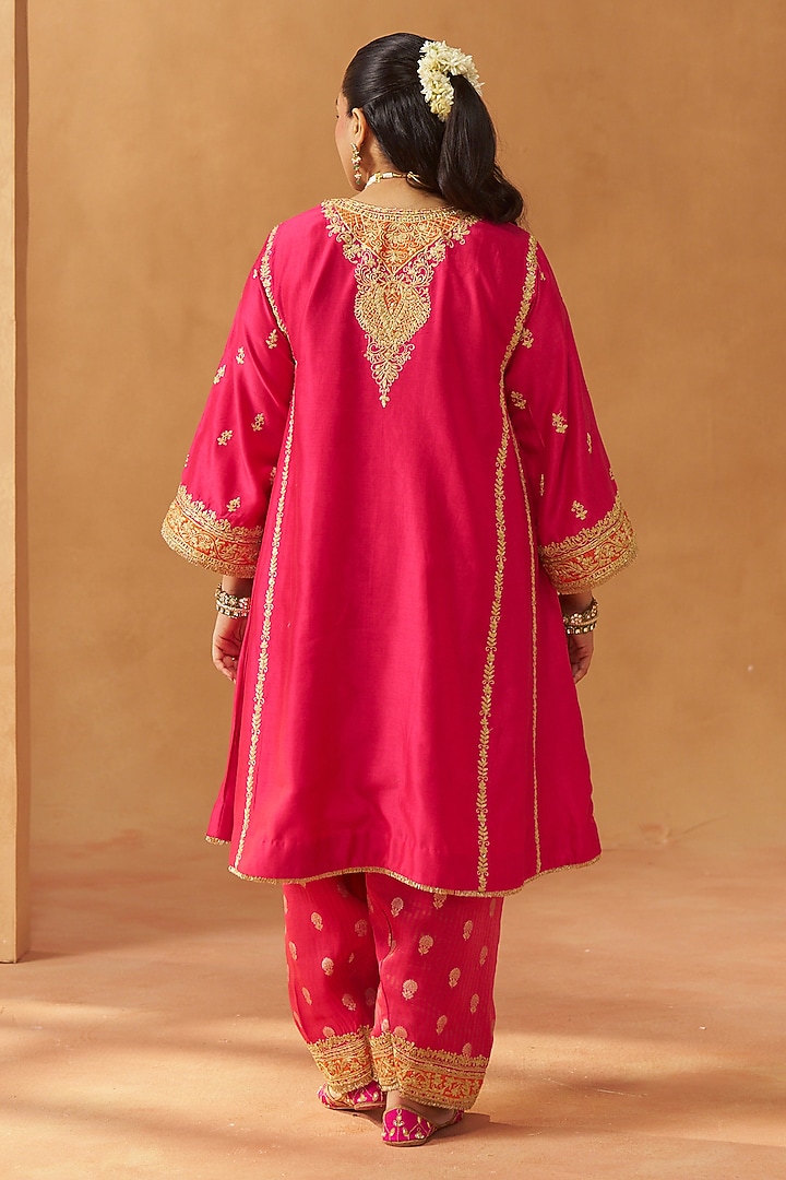 Hot Pink Silk Chanderi Kashmiri Tilla Embroidered Kalidar Kurta Set by Sheetal Batra at Pernia's Pop Up Shop