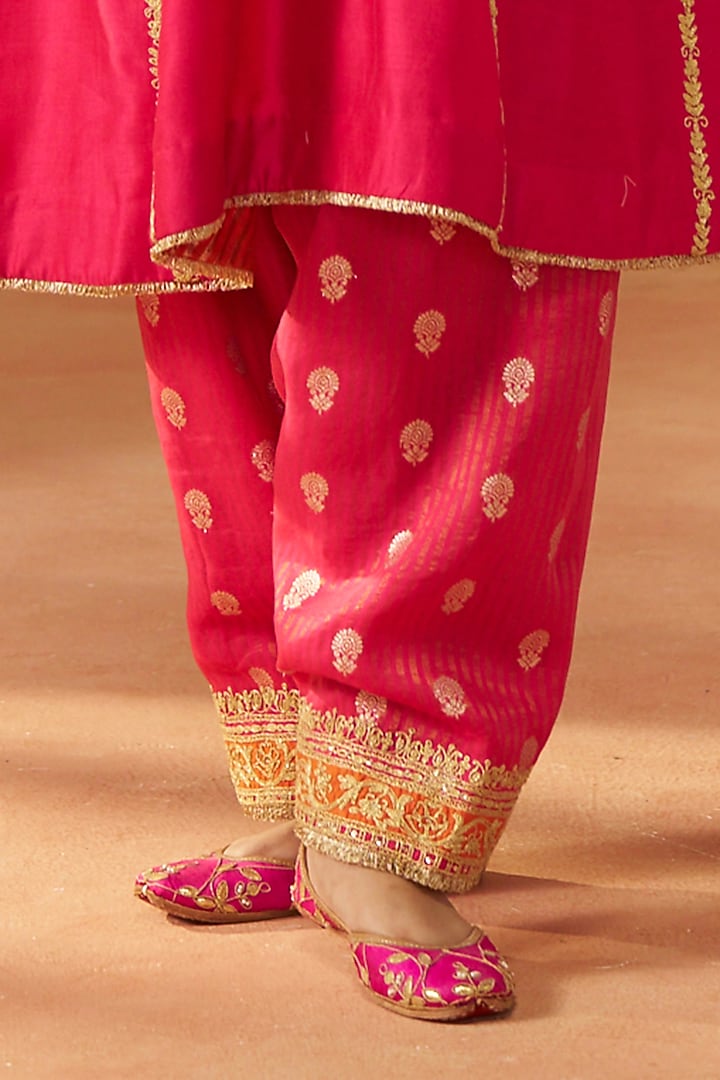 Hot Pink Silk Chanderi Kashmiri Tilla Embroidered Kalidar Kurta Set by Sheetal Batra at Pernia's Pop Up Shop