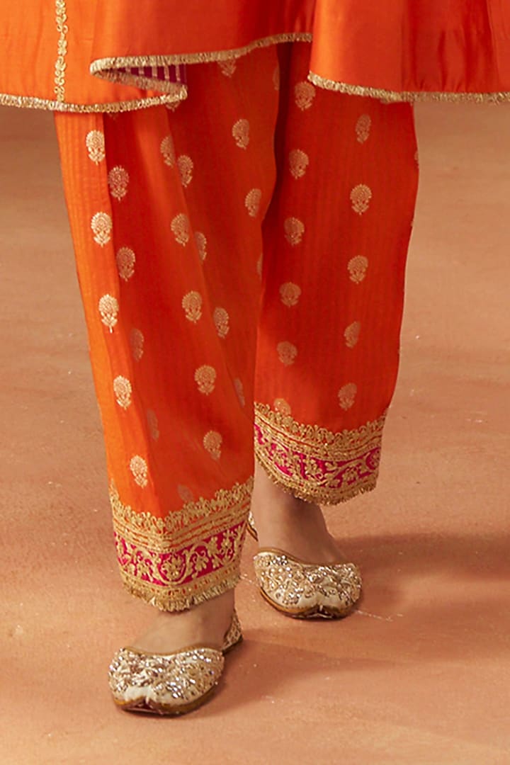Burnt Orange Silk Chanderi Kashmiri Tilla Embroidered Kalidar Kurta Set by Sheetal Batra at Pernia's Pop Up Shop