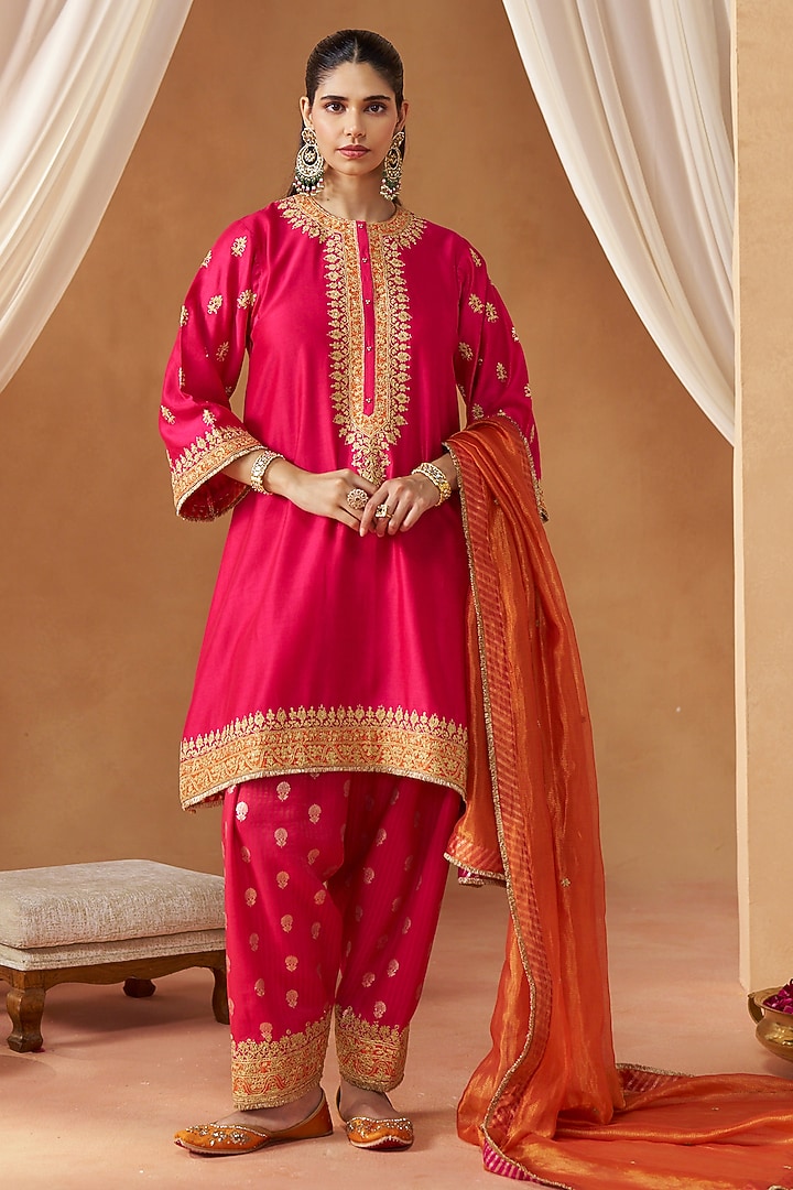 Hot Pink Silk Chanderi Sequin Embroidered A-Line Kaftan Set by Sheetal Batra at Pernia's Pop Up Shop