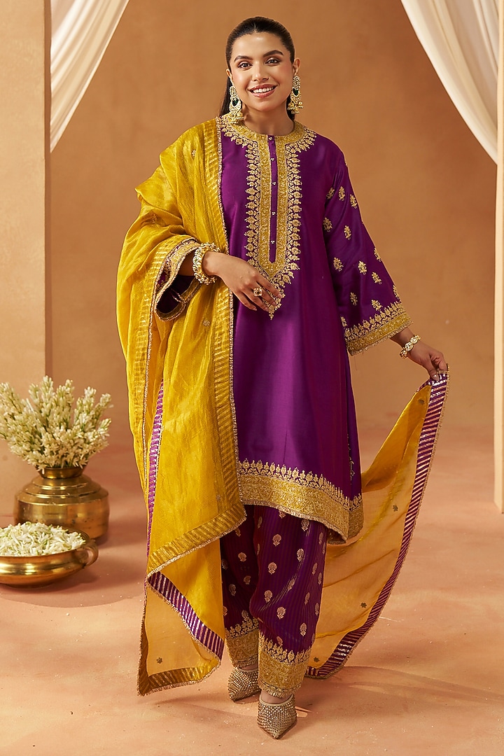 Deep Purple Pure Silk Chanderi Kashmiri Tilla Embroidered Short Kurta Set by Sheetal Batra at Pernia's Pop Up Shop