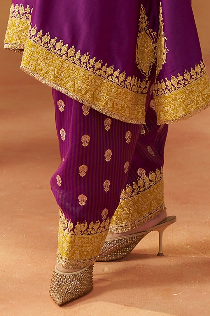 Deep Purple Pure Silk Chanderi Kashmiri Tilla Embroidered Short Kurta Set by Sheetal Batra at Pernia's Pop Up Shop