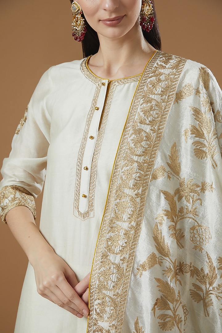White Georgette Gharara Set by Sheetal Batra at Pernia's Pop Up Shop
