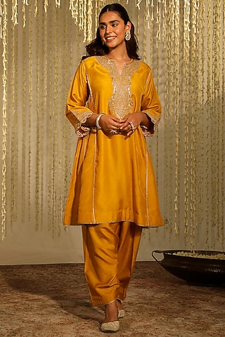 Glaze Mustard Pure Silk Embroidered Kurta Set by Sheetal Batra