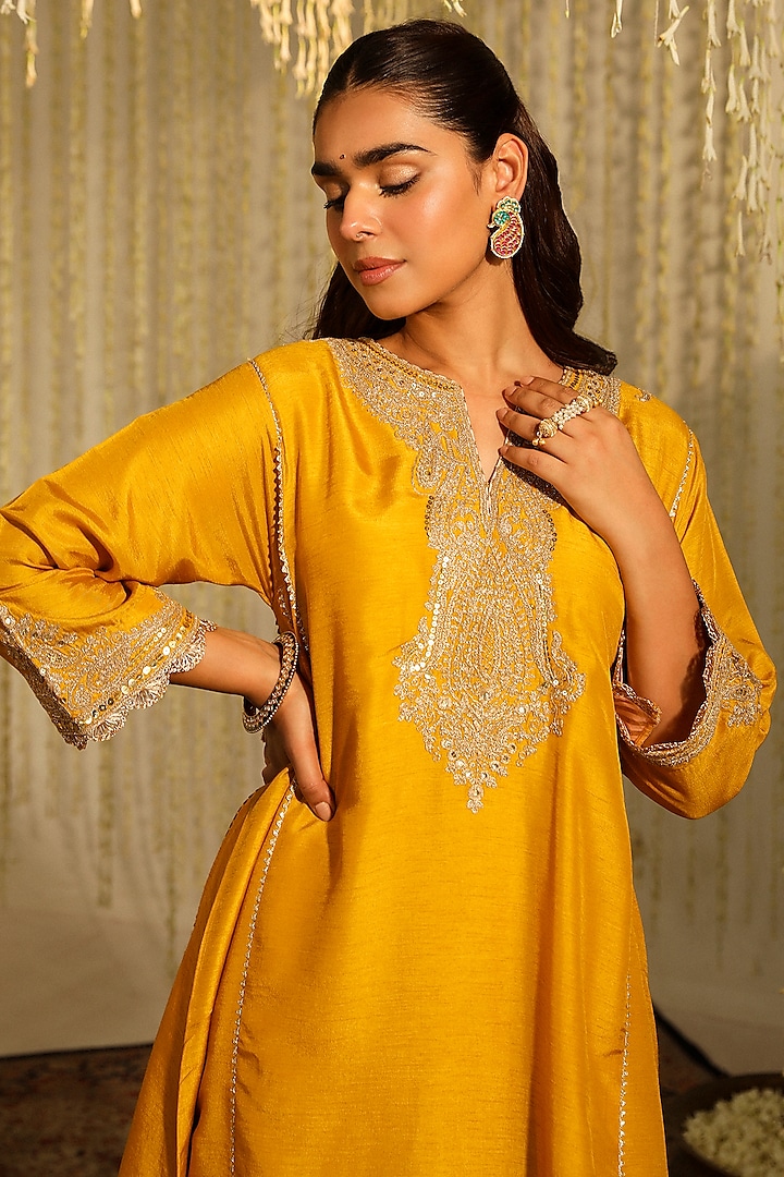 Glaze Mustard Pure Silk Embroidered Kurta Set by Sheetal Batra at Pernia's Pop Up Shop
