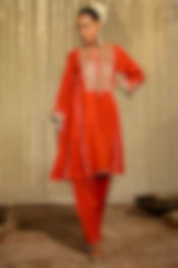 Burnt Orange Pure Silk Embroidered Kurta Set by Sheetal Batra at Pernia's Pop Up Shop