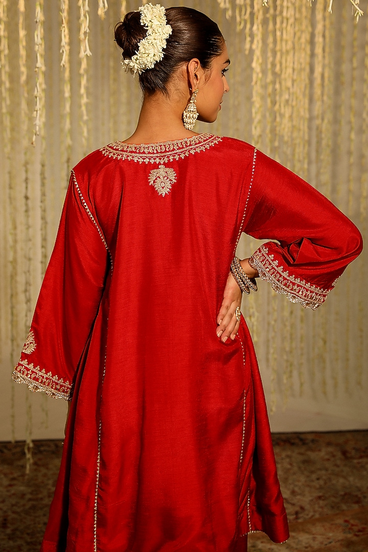 Deep Red Pure Silk Embroidered Kurta Set by Sheetal Batra at Pernia's Pop Up Shop