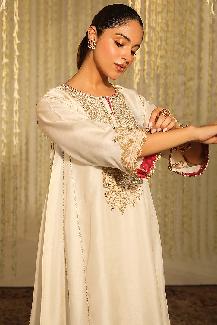 Daisy Ivory Pure Silk Embroidered Kalidar Kurta Set by Sheetal Batra at Pernia's Pop Up Shop