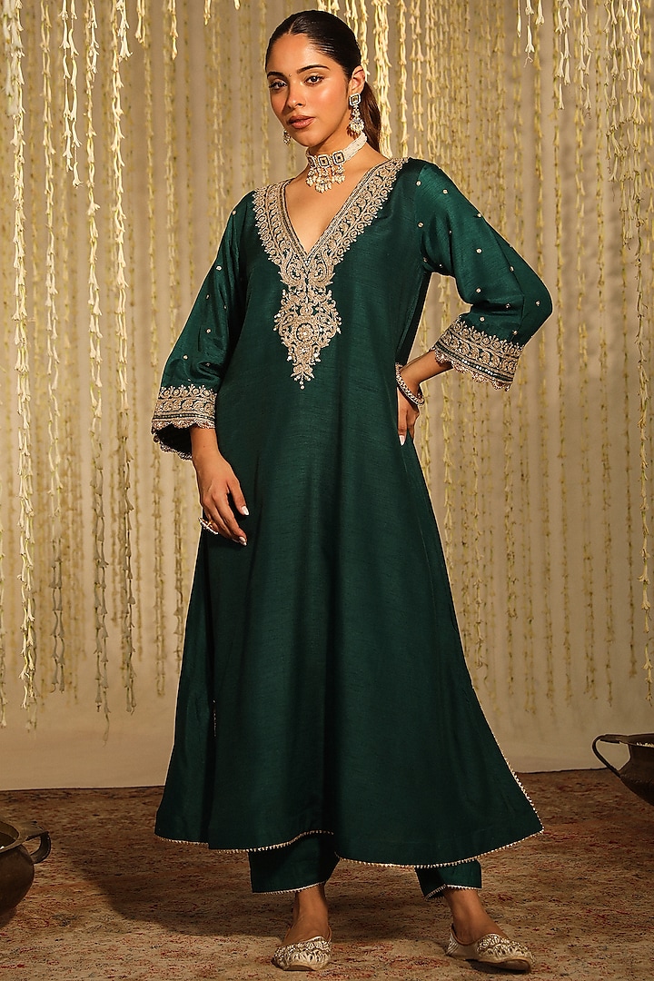 Emerald Green Pure Silk Embroidered Kaftan Set by Sheetal Batra