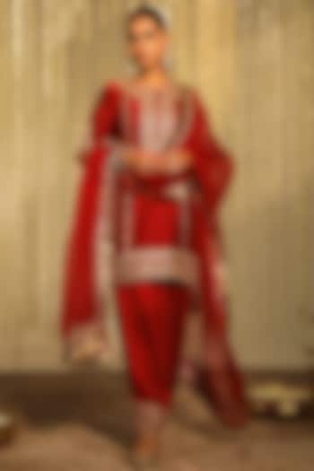 Deep Red Silk Chanderi Embroidered A-Line Kurta Set by Sheetal Batra at Pernia's Pop Up Shop