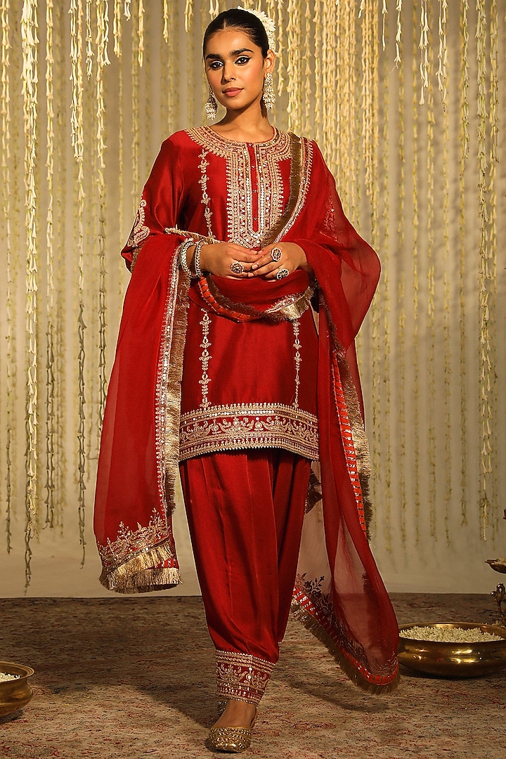 Deep Red Silk Chanderi Embroidered A-Line Kurta Set by Sheetal Batra at Pernia's Pop Up Shop