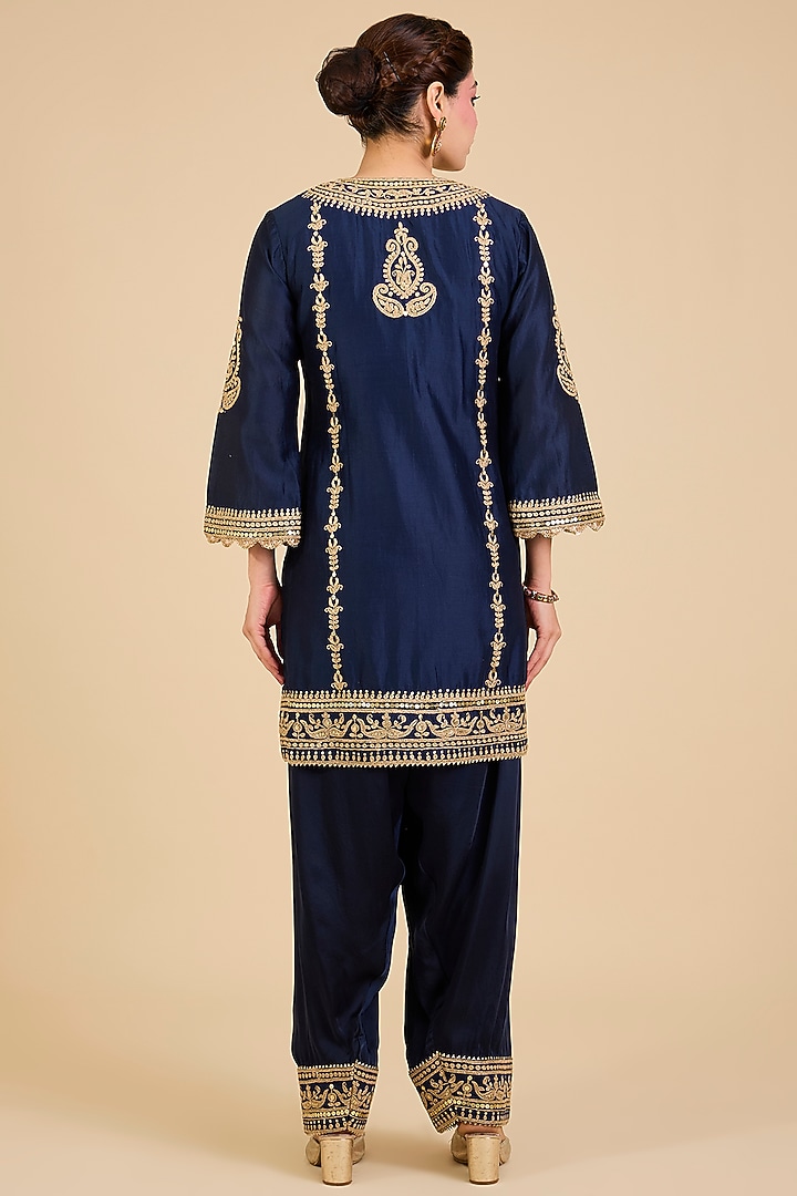 Deep Blue Silk Embroidered A-Line Kurta Set by Sheetal Batra at Pernia's Pop Up Shop