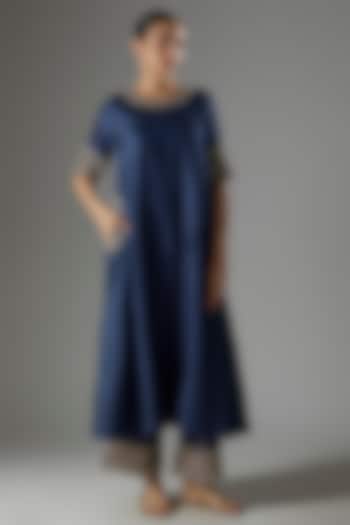 Blue Habutai Silk Zardosi Embroidered Kurta Set by Sheetal Batra at Pernia's Pop Up Shop