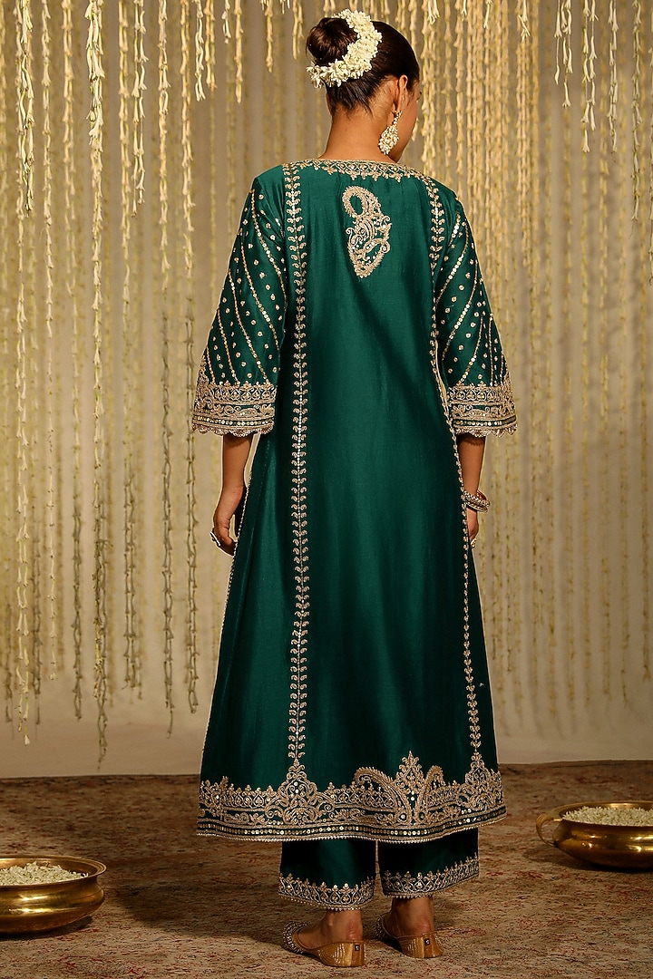 Emerald Green Pure Silk Chanderi Sitara Embroidered A-Line Kurta Set by Sheetal Batra at Pernia's Pop Up Shop