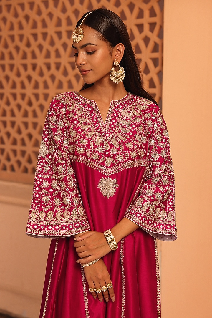 Hot Pink Silk Chanderi Kashmiri Tilla Embroidered Kurta Set by Sheetal Batra at Pernia's Pop Up Shop