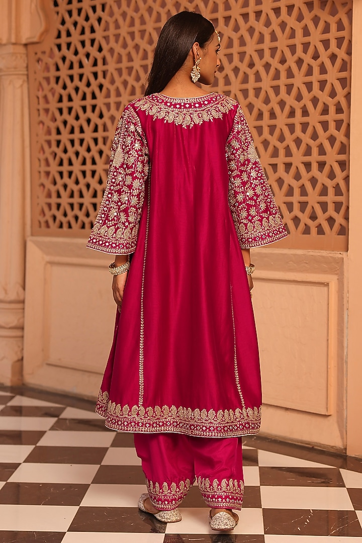 Hot Pink Silk Chanderi Kashmiri Tilla Embroidered Kurta Set by Sheetal Batra at Pernia's Pop Up Shop