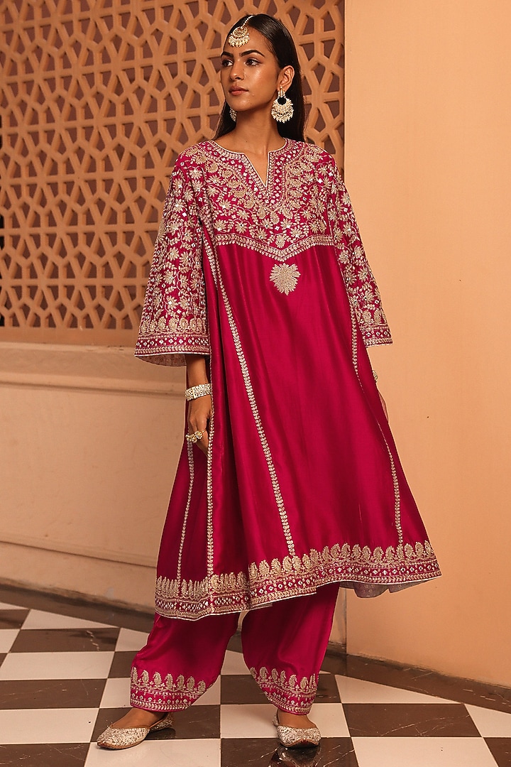 Hot Pink Silk Chanderi Kashmiri Tilla Embroidered Kurta Set by Sheetal Batra at Pernia's Pop Up Shop