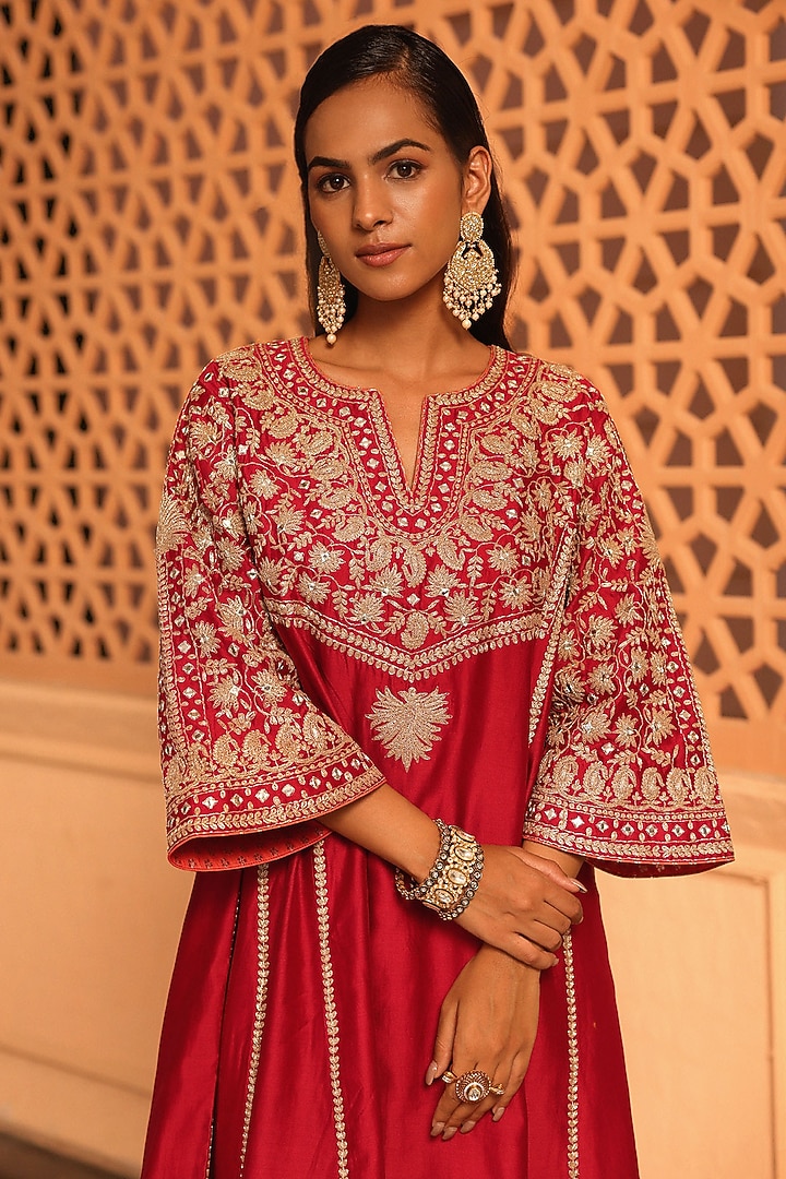 Red Silk Chanderi Kashmiri Tilla Embroidered Kurta Set by Sheetal Batra at Pernia's Pop Up Shop