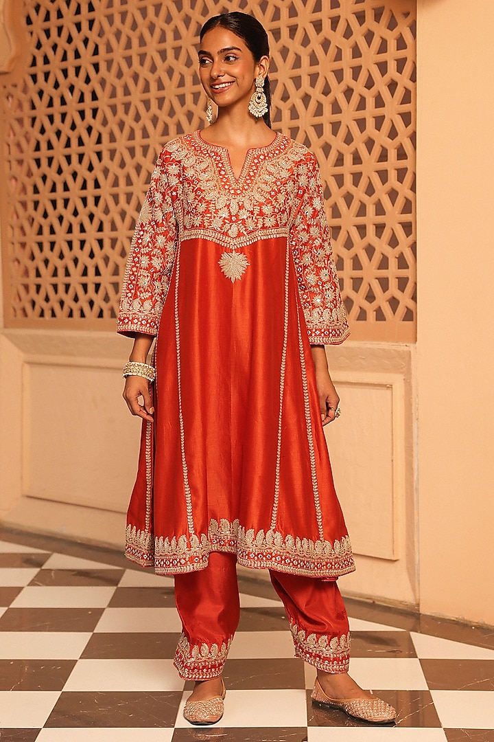 Burnt Orange Silk Chanderi Kashmiri Tilla Embroidered Kurta Set by Sheetal Batra