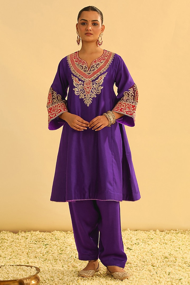 Deep Purple Pure Silk Chanderi Kashmiri Tilla Embroidered Kurta Set by Sheetal Batra