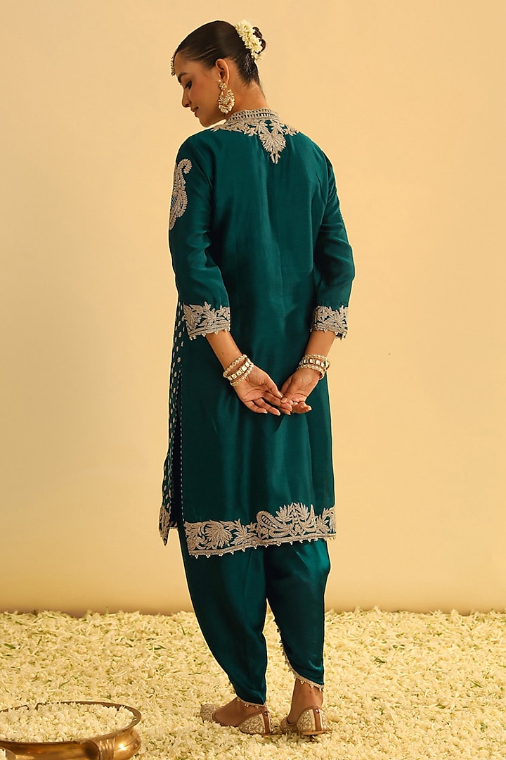 Emerald Green Luxe Chanderi Silk Kashmiri Tilla Embroidered Kurta Set by Sheetal Batra at Pernia's Pop Up Shop