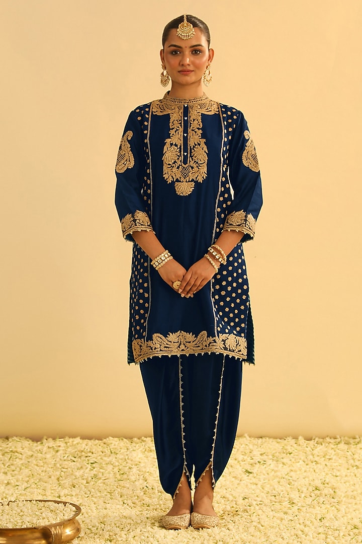 Deep Blue Luxe Chanderi Silk Kashmiri Tilla Embroidered Kurta Set by Sheetal Batra at Pernia's Pop Up Shop