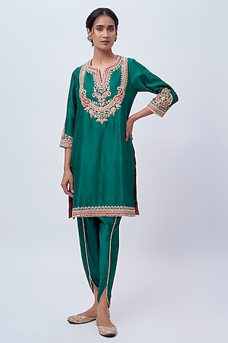 Green Pure Silk Chanderi Kashmiri Tilla Embroidered Kurta Set by Sheetal Batra