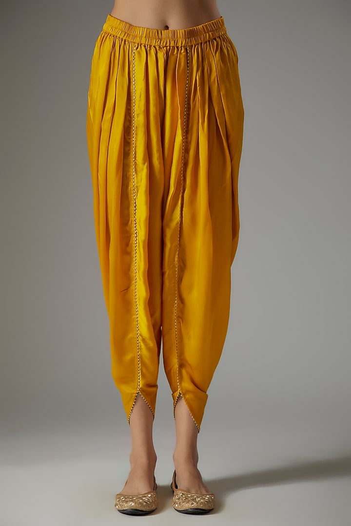 Yellow Silk Chanderi Kashmiri Tilla Embroidered Kurta Set by Sheetal Batra at Pernia's Pop Up Shop