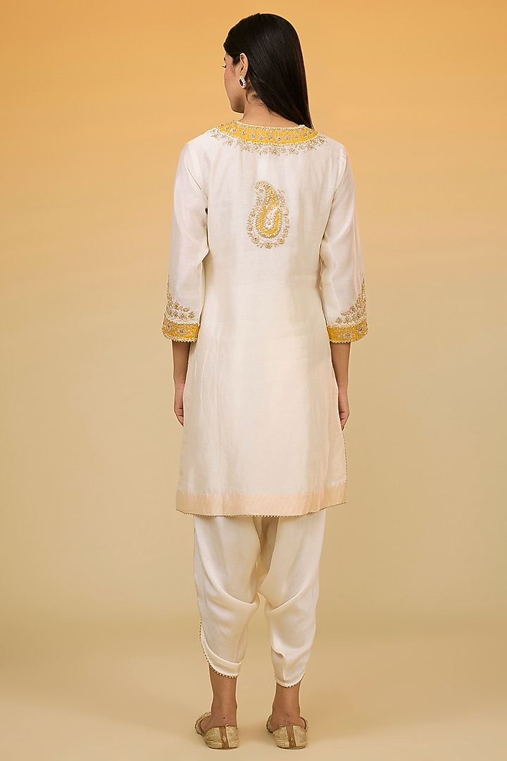 White Silk Chanderi Gota Hand Embroidered Kurta Set by Sheetal Batra at Pernia's Pop Up Shop