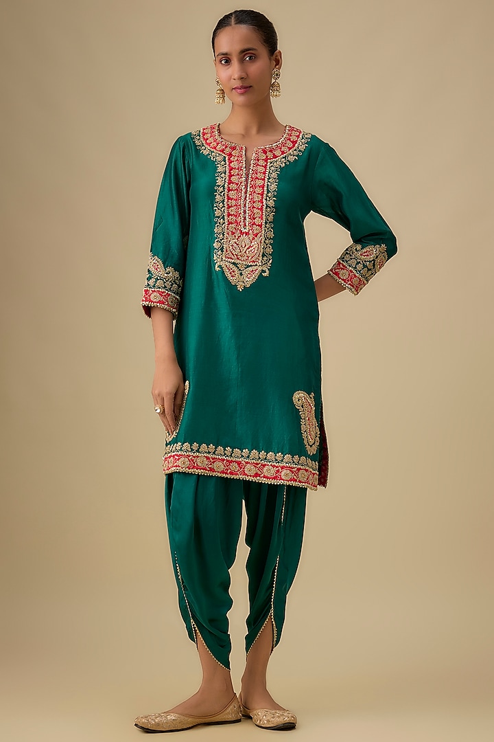Green Silk Chanderi Kashmiri Tilla Embroidered Kurta Set by Sheetal Batra at Pernia's Pop Up Shop