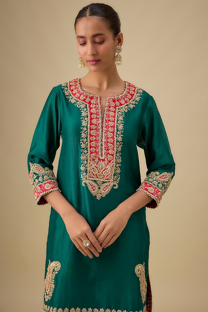 Green Silk Chanderi Kashmiri Tilla Embroidered Kurta Set by Sheetal Batra at Pernia's Pop Up Shop