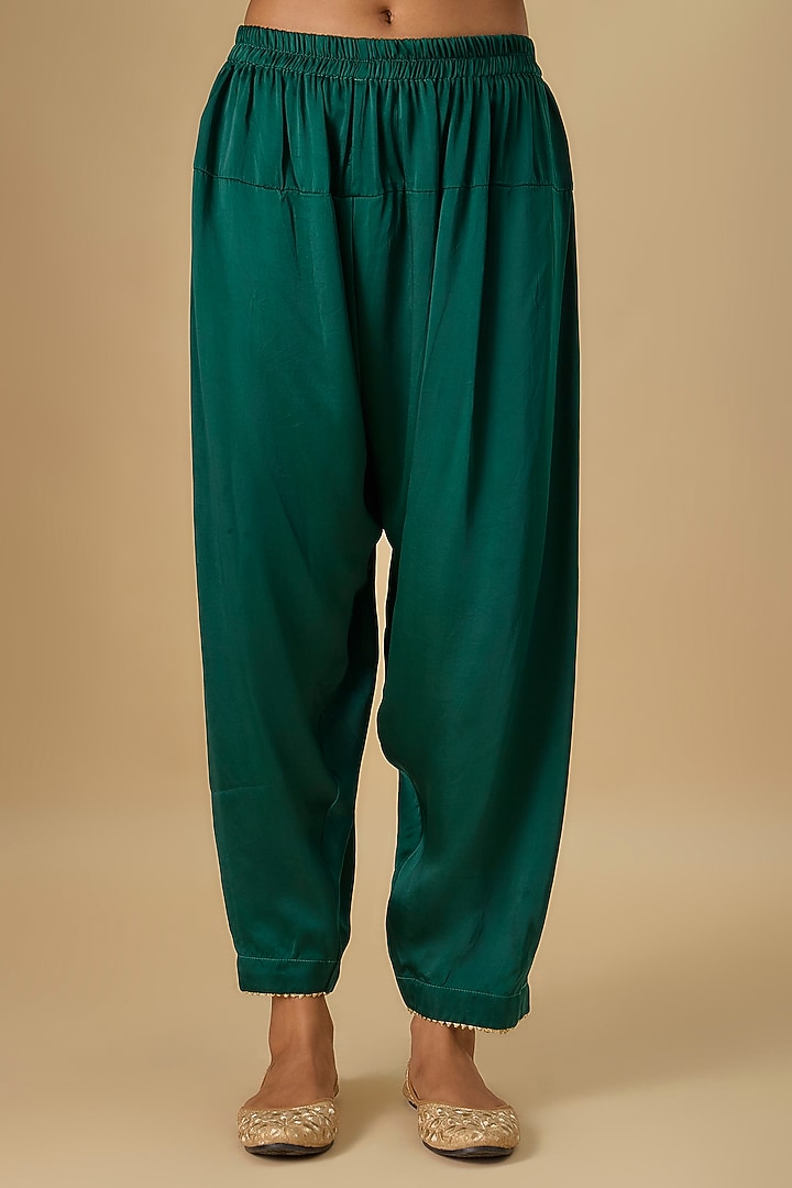 Green Silk Chanderi Kashmiri Tilla Embroidered Kurta Set by Sheetal Batra at Pernia's Pop Up Shop