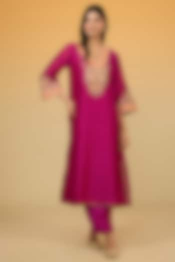 Pink Silk Chanderi Banarasi Gota Hand Embroidered A-Line Kurta Set by Sheetal Batra at Pernia's Pop Up Shop