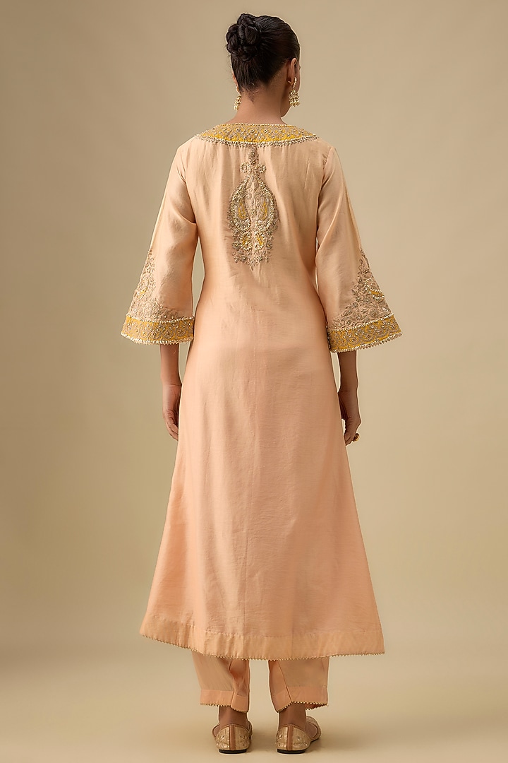 Peach Silk Chanderi Kashmiri Tilla Embroidered A-Line Kurta Set by Sheetal Batra at Pernia's Pop Up Shop