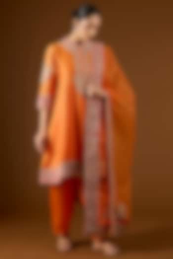 Orange Silk Chanderi Kashmiri Tilla Embroidered Kurta Set by Sheetal Batra at Pernia's Pop Up Shop