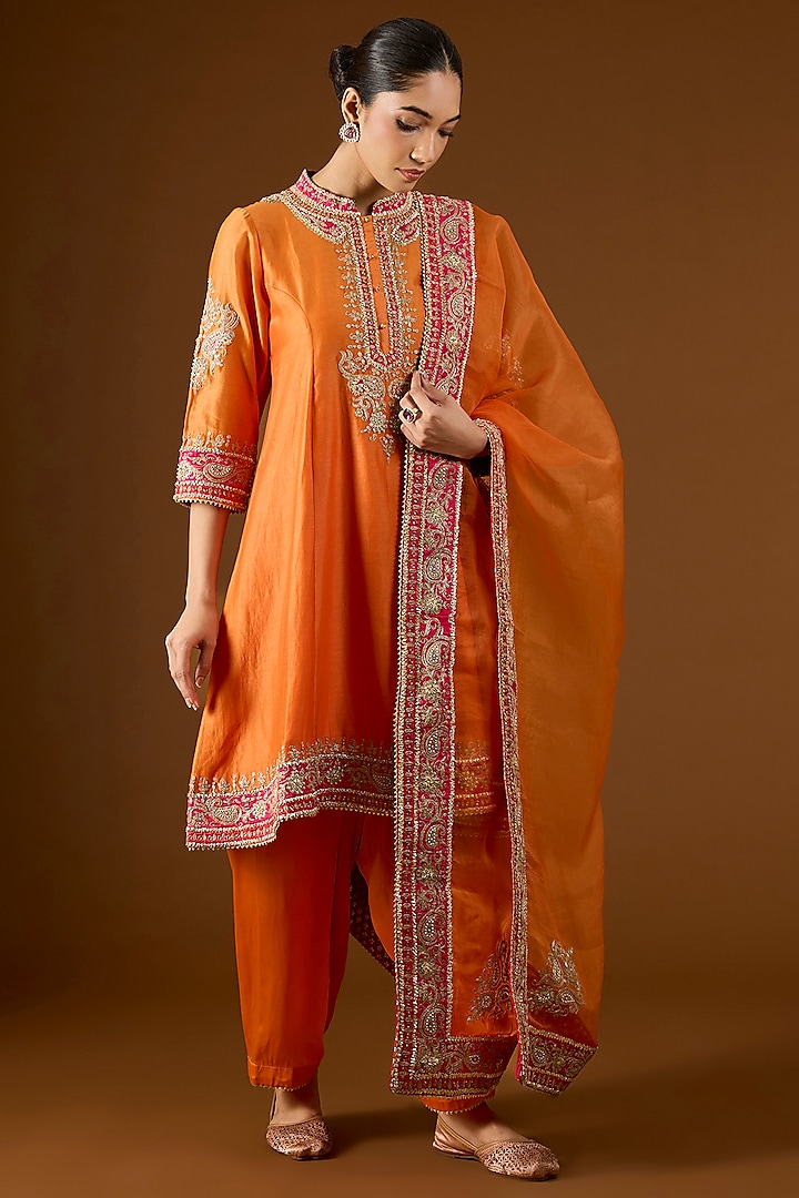 Orange Silk Chanderi Kashmiri Tilla Embroidered Kurta Set by Sheetal Batra at Pernia's Pop Up Shop