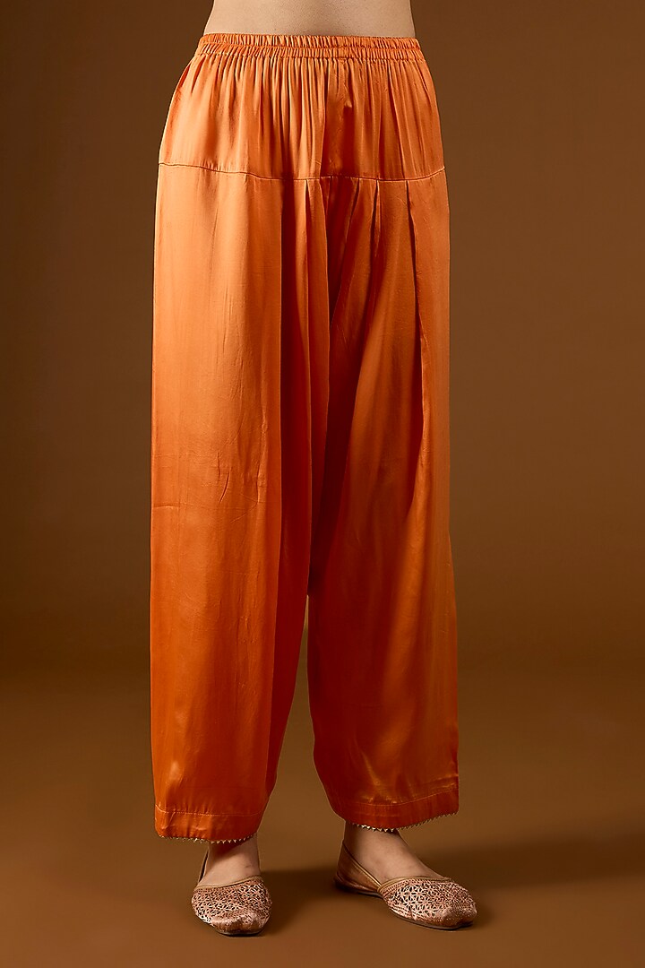 Orange Silk Chanderi Kashmiri Tilla Embroidered Kurta Set by Sheetal Batra at Pernia's Pop Up Shop