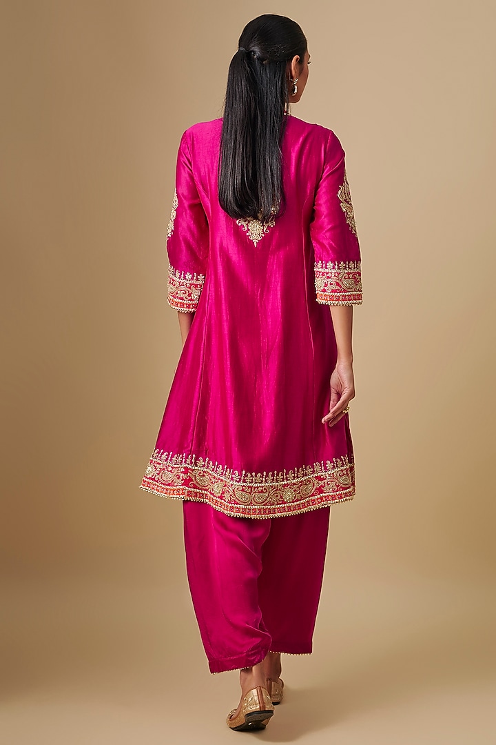 Hot PInk Silk Chanderi Applique Embroidered Kurta Set by Sheetal Batra at Pernia's Pop Up Shop