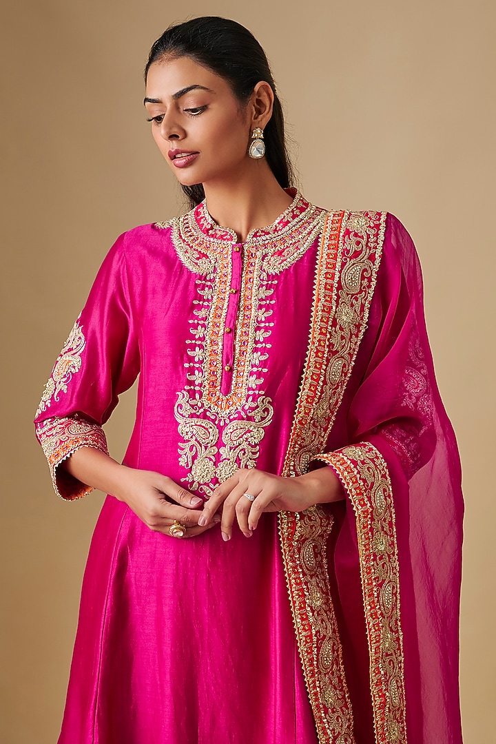 Hot PInk Silk Chanderi Applique Embroidered Kurta Set by Sheetal Batra at Pernia's Pop Up Shop
