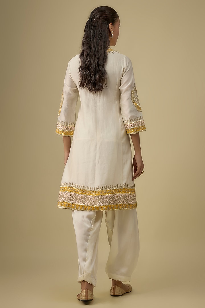 Ivory Silk Chanderi Kashmiri Tilla Embroidered A-Line Kurta Set by Sheetal Batra at Pernia's Pop Up Shop