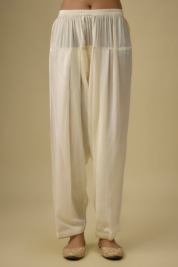 Ivory Silk Chanderi Kashmiri Tilla Embroidered A-Line Kurta Set by Sheetal Batra at Pernia's Pop Up Shop