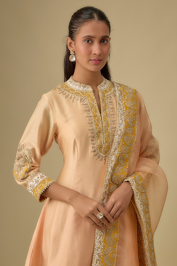 Rose Pink Silk Chanderi Kashmiri Tilla Embroidered Kurta Set by Sheetal Batra at Pernia's Pop Up Shop
