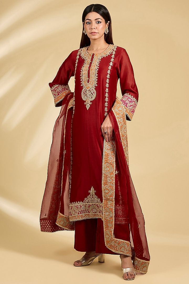 Red Silk Chanderi Kashmiri Embroidered Kurta Set by Sheetal Batra at Pernia's Pop Up Shop