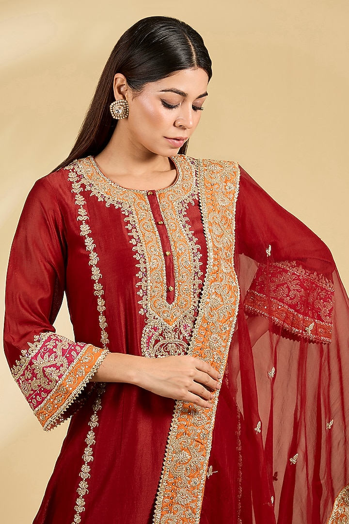 Red Silk Chanderi Kashmiri Embroidered Kurta Set by Sheetal Batra at Pernia's Pop Up Shop